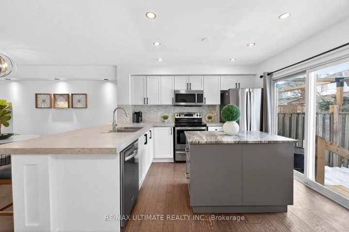 Photo 13 at 2441 Baintree Crescent, WM Westmount, Oakville