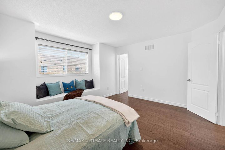 Photo 21 at 2441 Baintree Crescent, WM Westmount, Oakville