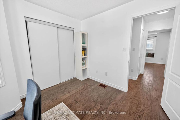 Photo 24 at 2441 Baintree Crescent, WM Westmount, Oakville