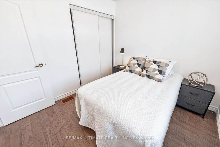 Photo 26 at 2441 Baintree Crescent, WM Westmount, Oakville