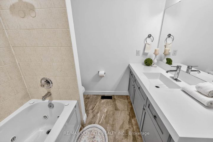 Photo 28 at 2441 Baintree Crescent, WM Westmount, Oakville