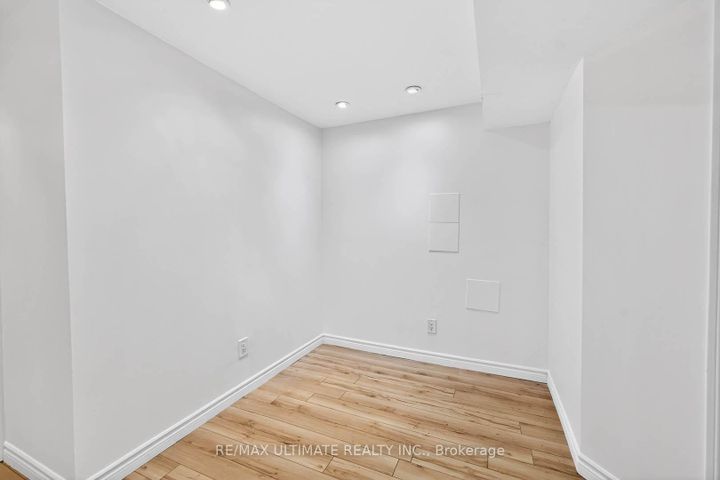 Photo 33 at 2441 Baintree Crescent, WM Westmount, Oakville