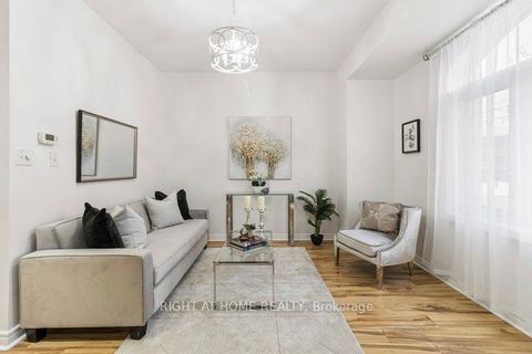 Photo 7 at 23 - 125 Hall Street W, Mill Pond, Richmond Hill