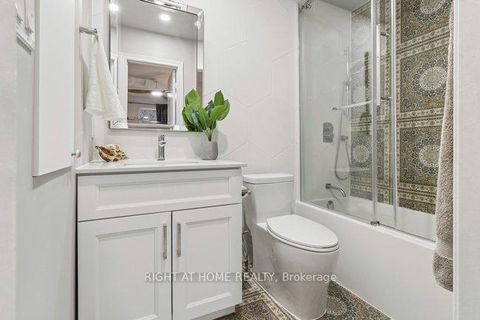 Photo 32 at 23 - 125 Hall Street W, Mill Pond, Richmond Hill