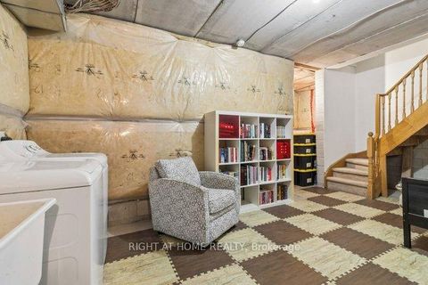 Photo 48 at 23 - 125 Hall Street W, Mill Pond, Richmond Hill