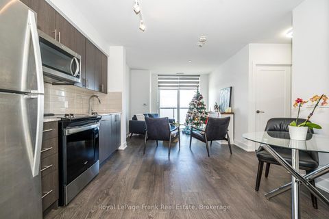 Photo 8 at 718 - 2550 Simcoe Street N, Windfields, Oshawa