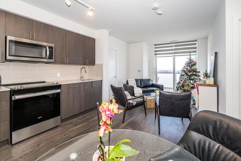 Photo 13 at 718 - 2550 Simcoe Street N, Windfields, Oshawa