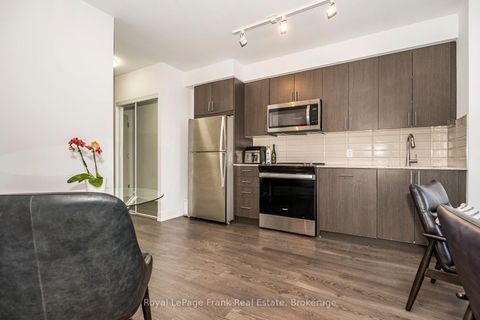 Photo 14 at 718 - 2550 Simcoe Street N, Windfields, Oshawa