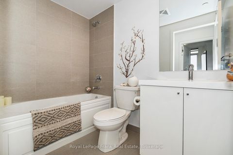 Photo 20 at 718 - 2550 Simcoe Street N, Windfields, Oshawa