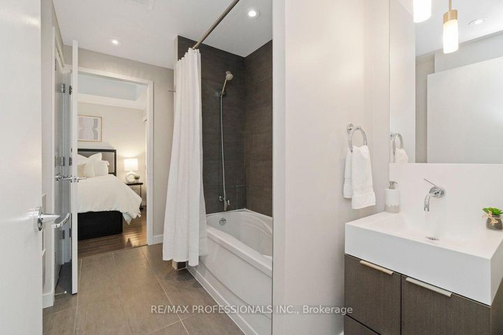 Photo 15 at 2404 - 110 Charles Street E, Yonge Corridor, Toronto