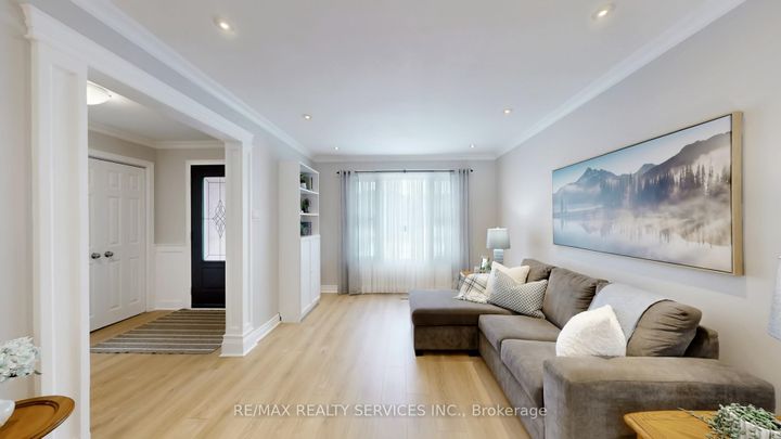 Photo 5 at 49 Mikado Crescent, Central Park, Brampton