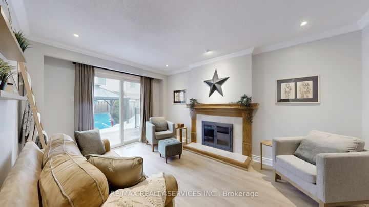 Photo 13 at 49 Mikado Crescent, Central Park, Brampton