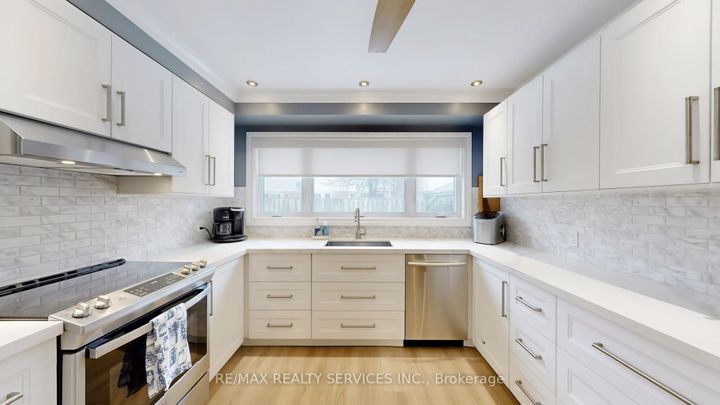 Photo 18 at 49 Mikado Crescent, Central Park, Brampton