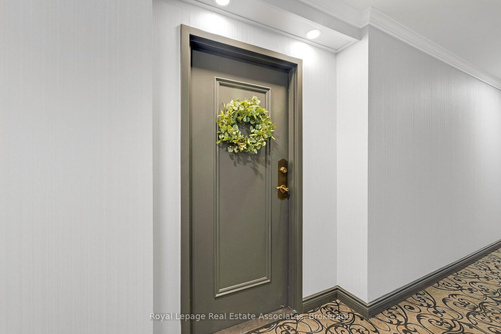 402 - 1240 Marlborough Court, CP College Park, Oakville 