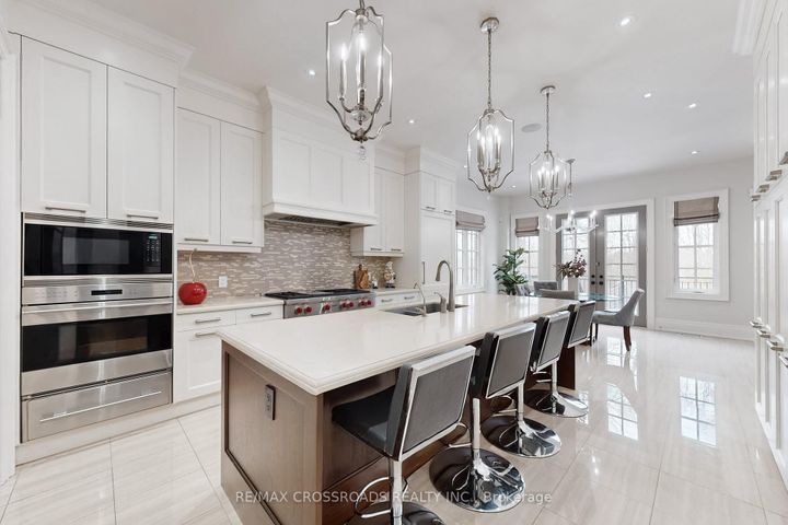 Photo 5 at 76 Annsleywood Court, Kleinburg, Vaughan