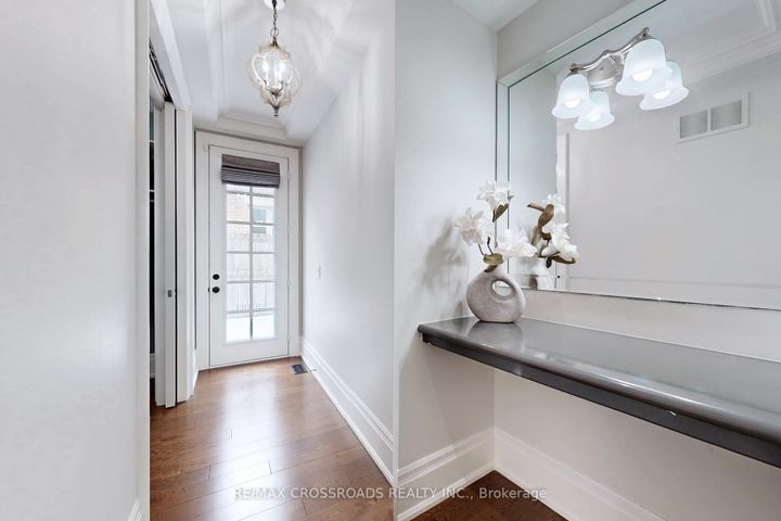 Photo 18 at 76 Annsleywood Court, Kleinburg, Vaughan