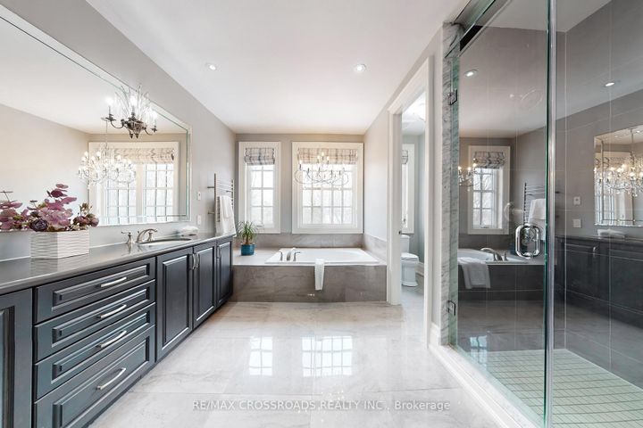 Photo 20 at 76 Annsleywood Court, Kleinburg, Vaughan