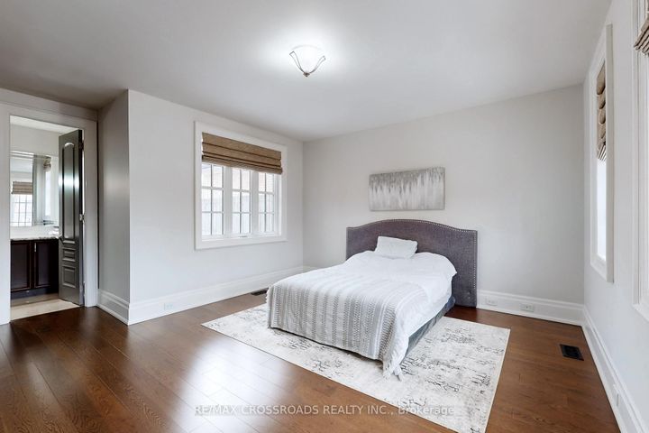 Photo 24 at 76 Annsleywood Court, Kleinburg, Vaughan