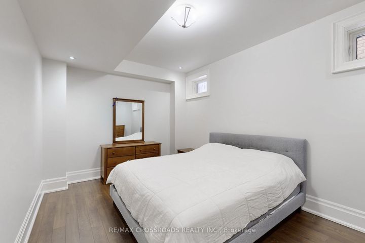 Photo 34 at 76 Annsleywood Court, Kleinburg, Vaughan