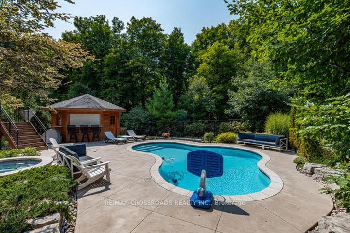 Photo 43 at 76 Annsleywood Court, Kleinburg, Vaughan