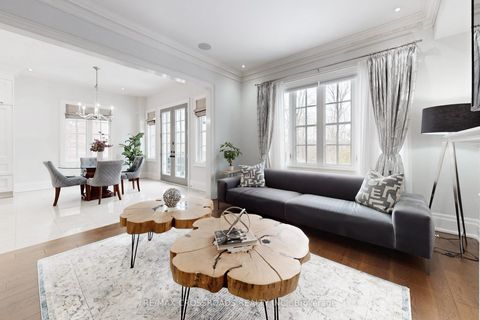 Photo 2 at 76 Annsleywood Court, Kleinburg, Vaughan