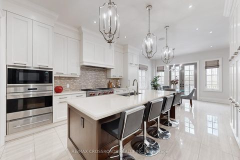 Photo 5 at 76 Annsleywood Court, Kleinburg, Vaughan