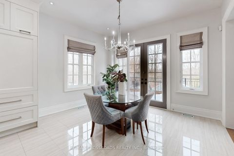 Photo 11 at 76 Annsleywood Court, Kleinburg, Vaughan