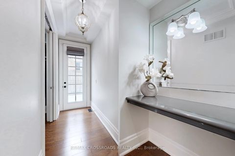 Photo 18 at 76 Annsleywood Court, Kleinburg, Vaughan