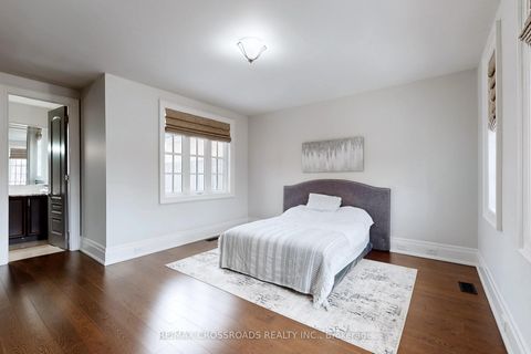 Photo 24 at 76 Annsleywood Court, Kleinburg, Vaughan