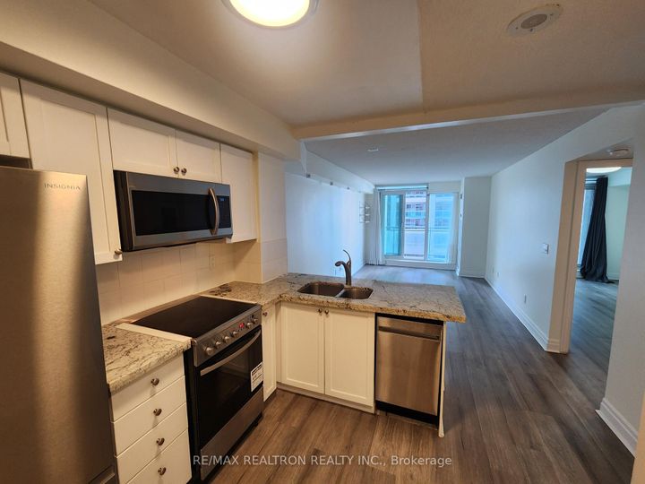 Photo 7 at 816 - 2121 Lakeshore Boulevard W, Mimico, Toronto