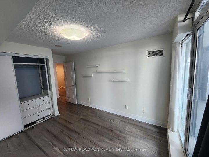 Photo 13 at 816 - 2121 Lakeshore Boulevard W, Mimico, Toronto