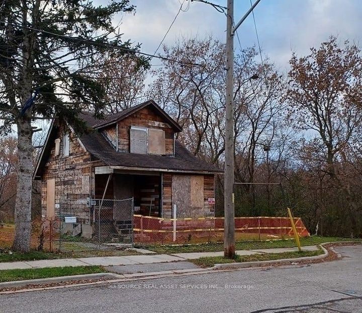 Photo 0 at 85 Hall Street, Central, Oshawa