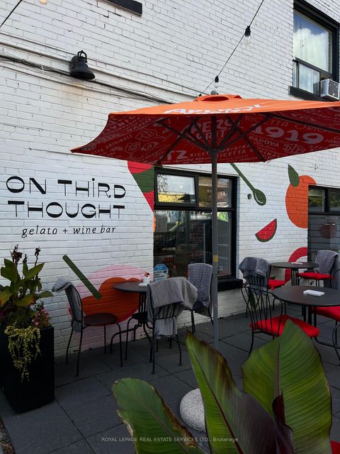 Photo 1 at 6 MARKHAM Street, Bellwoods, Toronto