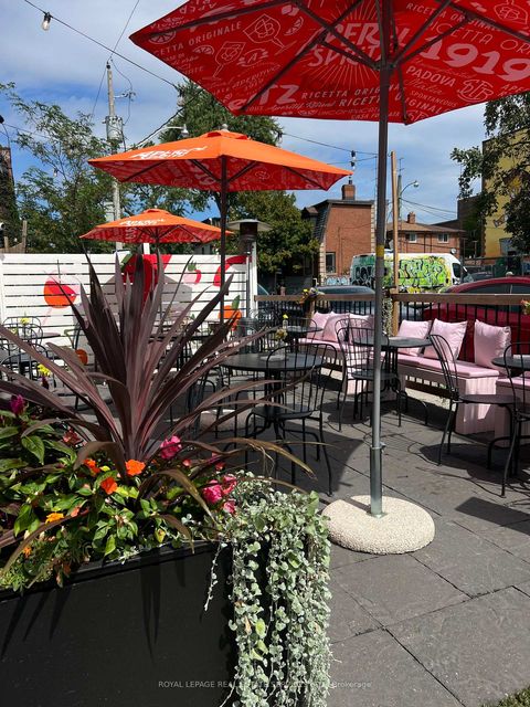 Photo 4 at 6 MARKHAM Street, Bellwoods, Toronto