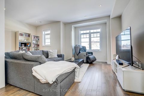 Photo 11 at 10943 VICTORIA SQUARE Boulevard, Victoria Square, Markham