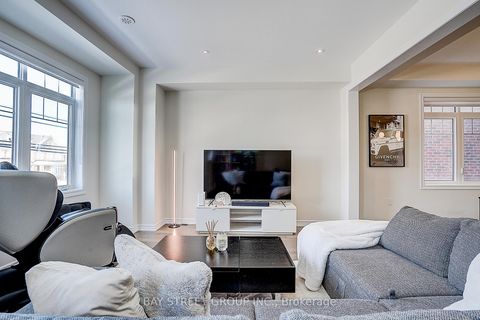 Photo 13 at 10943 VICTORIA SQUARE Boulevard, Victoria Square, Markham