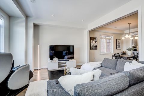 Photo 14 at 10943 VICTORIA SQUARE Boulevard, Victoria Square, Markham