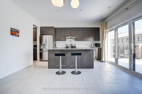 Photo 17 at 10943 VICTORIA SQUARE Boulevard, Victoria Square, Markham