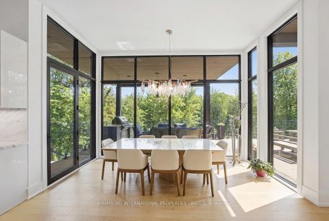 Photo 6 at 8 Cachet Parkway, Devil's Elbow, Markham