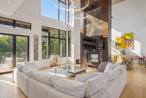 Photo 7 at 8 Cachet Parkway, Devil's Elbow, Markham