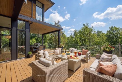 Photo 9 at 8 Cachet Parkway, Devil's Elbow, Markham