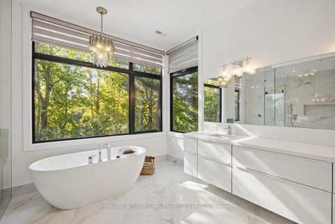 Photo 12 at 8 Cachet Parkway, Devil's Elbow, Markham