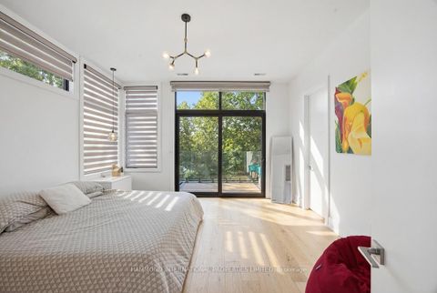 Photo 14 at 8 Cachet Parkway, Devil's Elbow, Markham