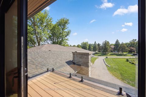 Photo 16 at 8 Cachet Parkway, Devil's Elbow, Markham