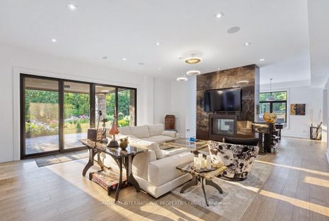 Photo 19 at 8 Cachet Parkway, Devil's Elbow, Markham