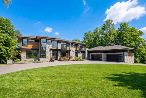 Photo 20 at 8 Cachet Parkway, Devil's Elbow, Markham