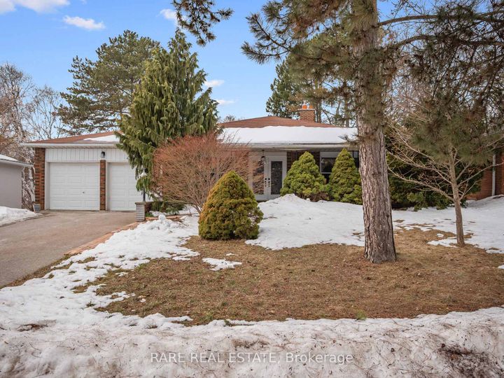 Photo 1 at 45 Thorny Brae Drive, Royal Orchard, Markham