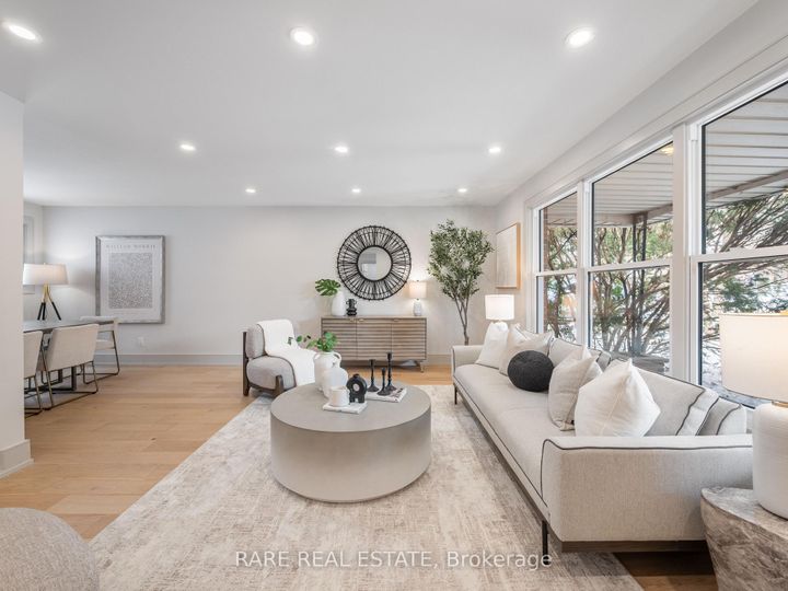 Photo 5 at 45 Thorny Brae Drive, Royal Orchard, Markham