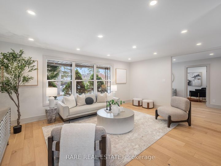 Photo 6 at 45 Thorny Brae Drive, Royal Orchard, Markham