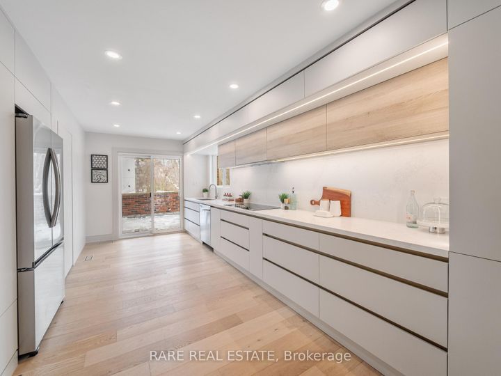 Photo 9 at 45 Thorny Brae Drive, Royal Orchard, Markham